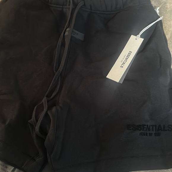 Fear of god essentials Black Shorts, brand new w/tags & essentials bag AUTHENTIC - Picture 2 of 3